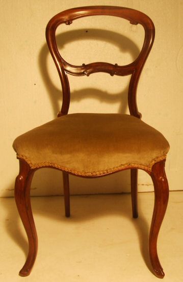 4 Early Victorian rosewood balloon back dining chairs