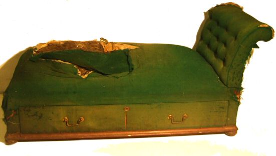 Victorian upholstered day bed