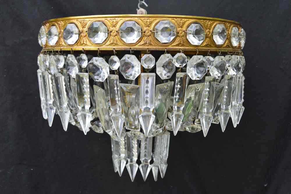 Circa 1930 Platformier Art Deco Chandelier