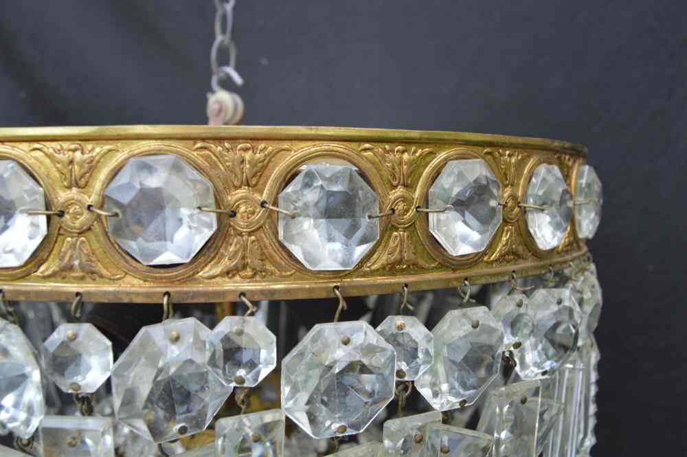 Circa 1930 Platformier Art Deco Chandelier