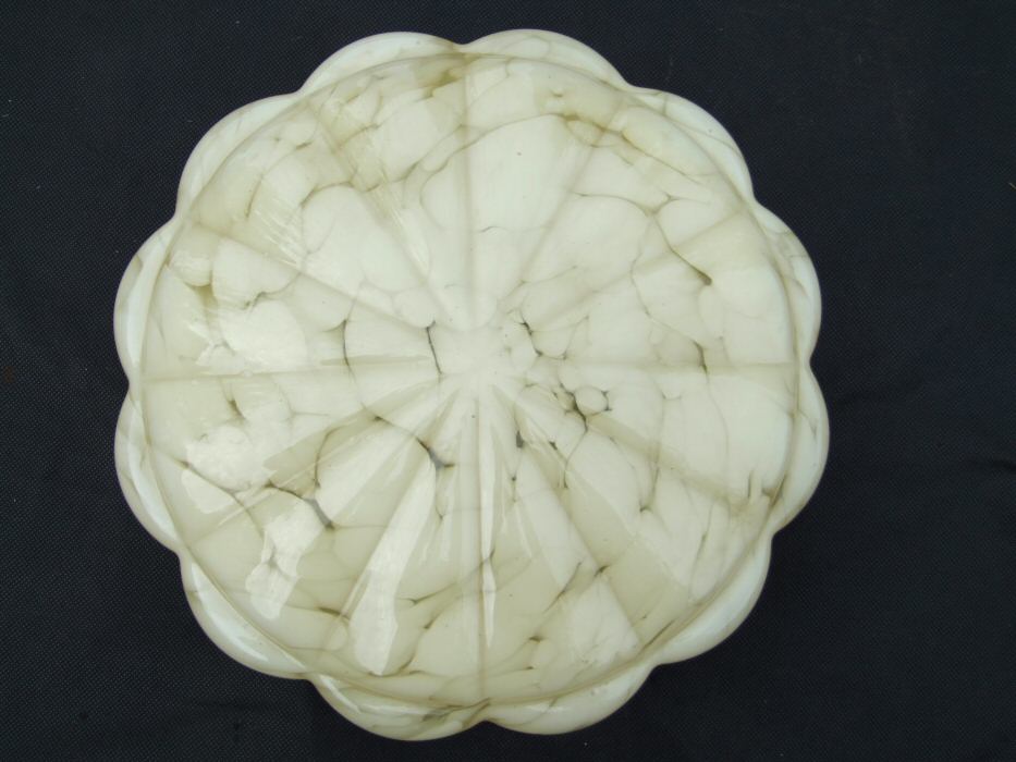 Art Deco Mottled Custard Petal Shaped Ceiling Light