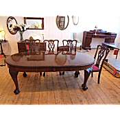 Edwardian mahogany extending dining table to seat 8