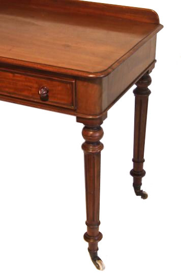 Victorian 2 drawer mahogany desk