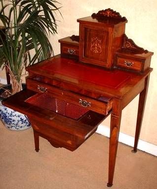 Victorian ladies "Bonheur de jour