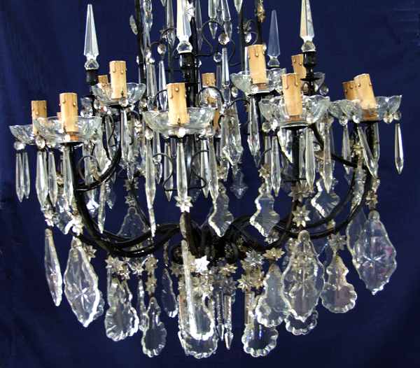 imposing 16 bulb Italian antique chandelie