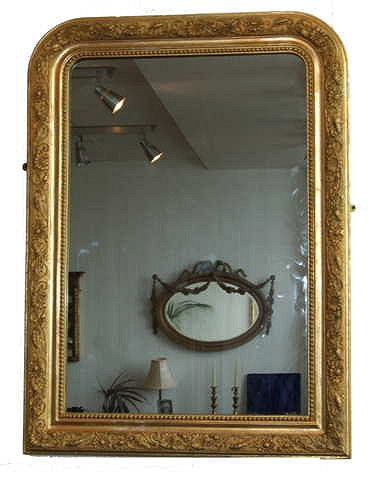 Attractive French Gilt mirror dating to circa 1880