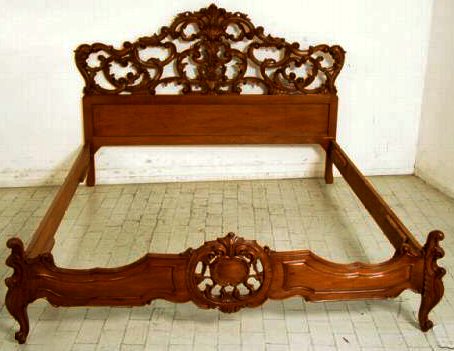 Italian solid walnut Queen Size bed